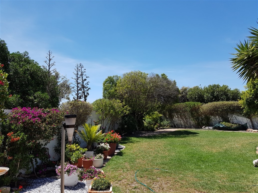 3 Bedroom Property for Sale in Yzerfontein Western Cape